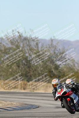 media/Dec-01-2025-Moto Forza (Mon) [[2daa91e15f]]/3-Beginner Group/Session 3 (Turn 3)/